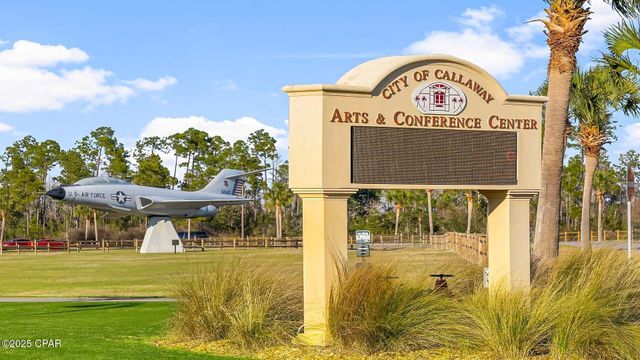 8401 Park Place Drive, Panama City, FL 32404