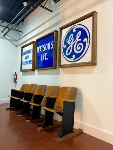 111 S Main Street, Springdale, AR 72764