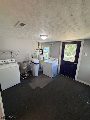12484 Jackson Drive, Burton, OH 44021