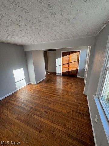 12484 Jackson Drive, Burton, OH 44021