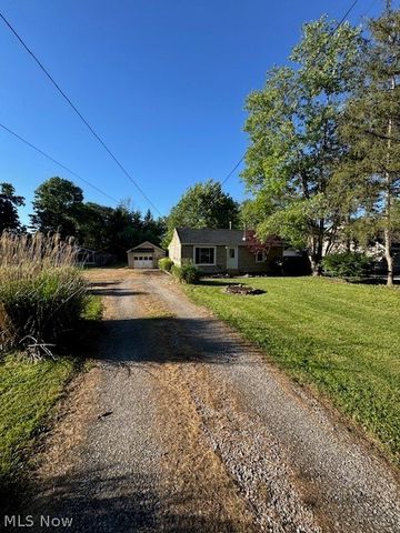12484 Jackson Drive, Burton, OH 44021