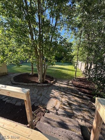 12484 Jackson Drive, Burton, OH 44021