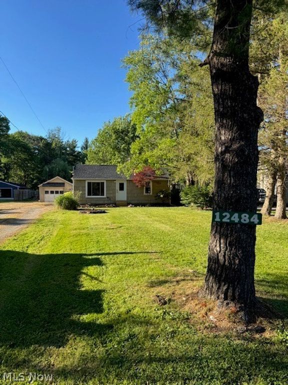 12484 Jackson Drive, Burton, OH 44021