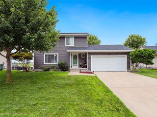 2621 8th Avenue SE, Altoona, IA 50009