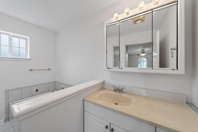 418 Texas Street, Tomball, TX 77375