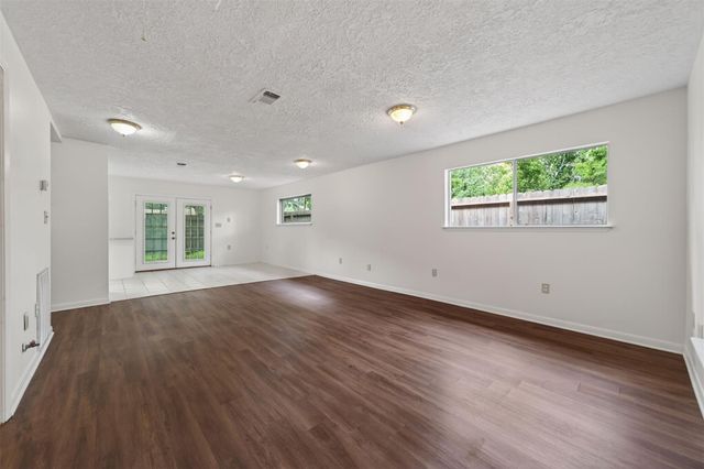 418 Texas Street, Tomball, TX 77375