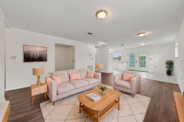 418 Texas Street, Tomball, TX 77375