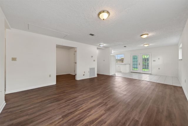 418 Texas Street, Tomball, TX 77375