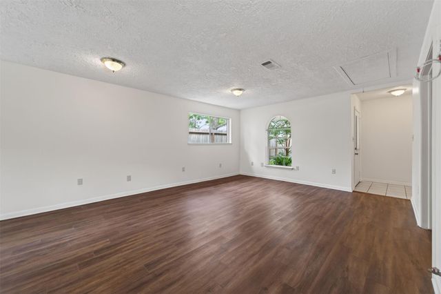 418 Texas Street, Tomball, TX 77375