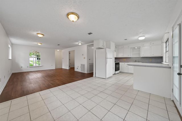 418 Texas Street, Tomball, TX 77375