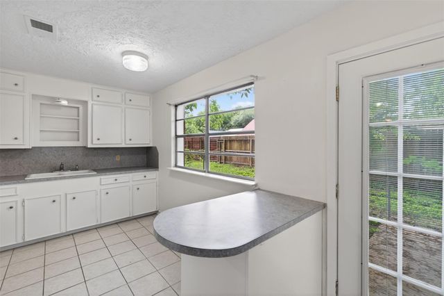 418 Texas Street, Tomball, TX 77375