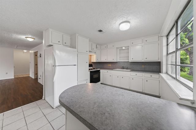 418 Texas Street, Tomball, TX 77375