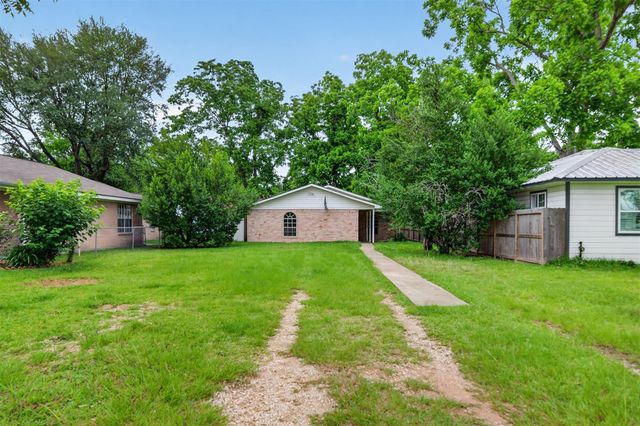 418 Texas Street, Tomball, TX 77375