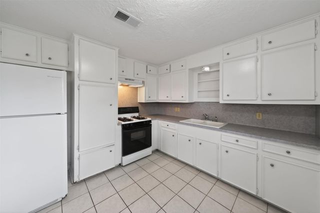 418 Texas Street, Tomball, TX 77375