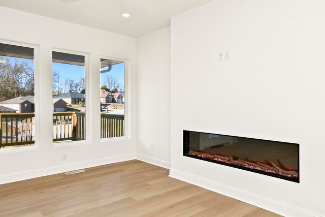 845 S Black Sands Avenue, Nixa, MO 65714