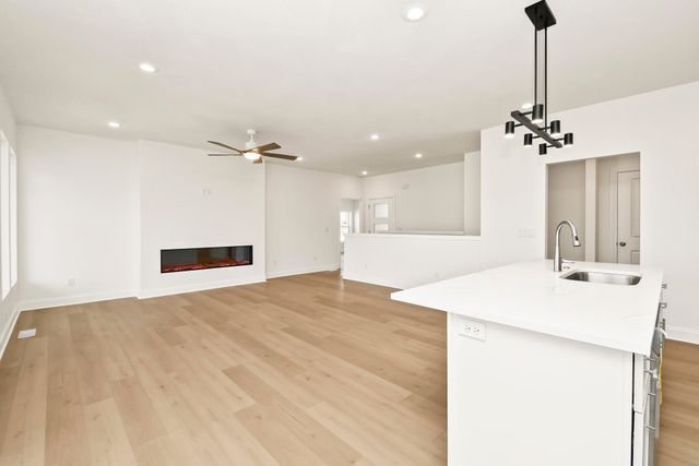 845 S Black Sands Avenue, Nixa, MO 65714