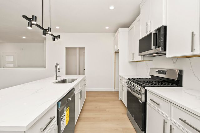 845 S Black Sands Avenue, Nixa, MO 65714