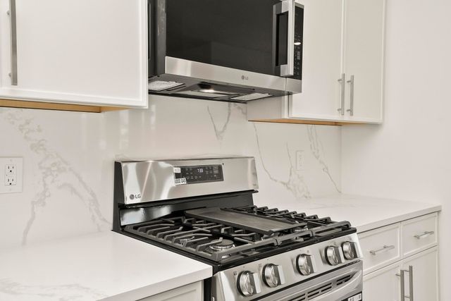 845 S Black Sands Avenue, Nixa, MO 65714