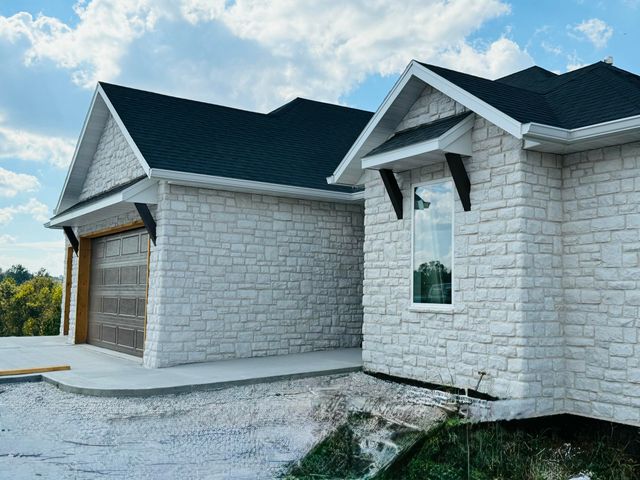 845 South Black Sands Avenue, Nixa, MO 65714