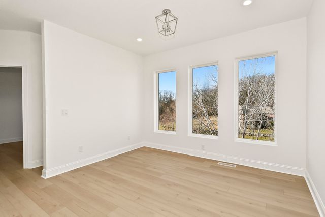 845 S Black Sands Avenue, Nixa, MO 65714