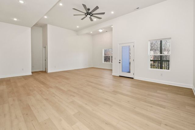 845 S Black Sands Avenue, Nixa, MO 65714