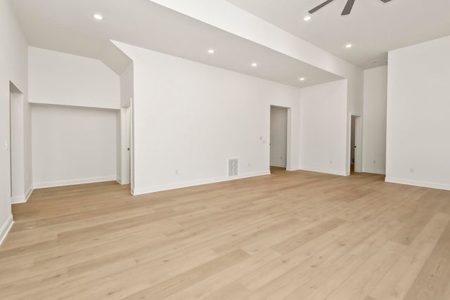 845 S Black Sands Avenue, Nixa, MO 65714