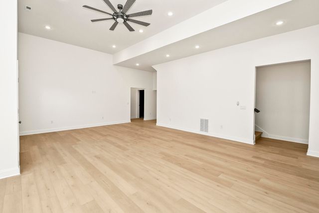 845 S Black Sands Avenue, Nixa, MO 65714