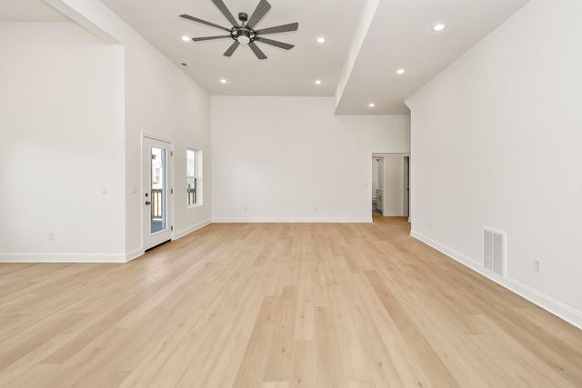 845 S Black Sands Avenue, Nixa, MO 65714