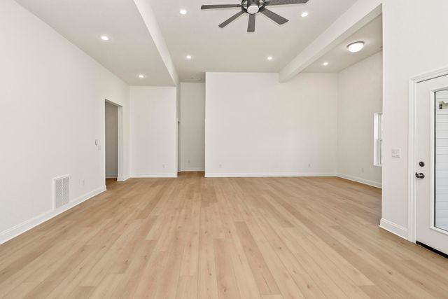 845 S Black Sands Avenue, Nixa, MO 65714