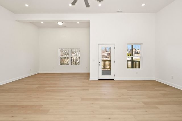 845 S Black Sands Avenue, Nixa, MO 65714