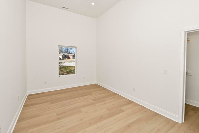 845 S Black Sands Avenue, Nixa, MO 65714