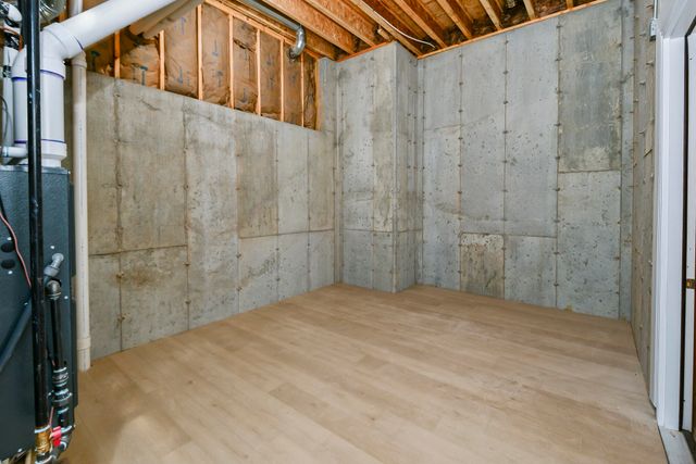 845 S Black Sands Avenue, Nixa, MO 65714