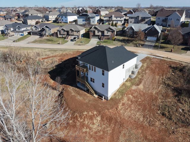 845 S Black Sands Avenue, Nixa, MO 65714