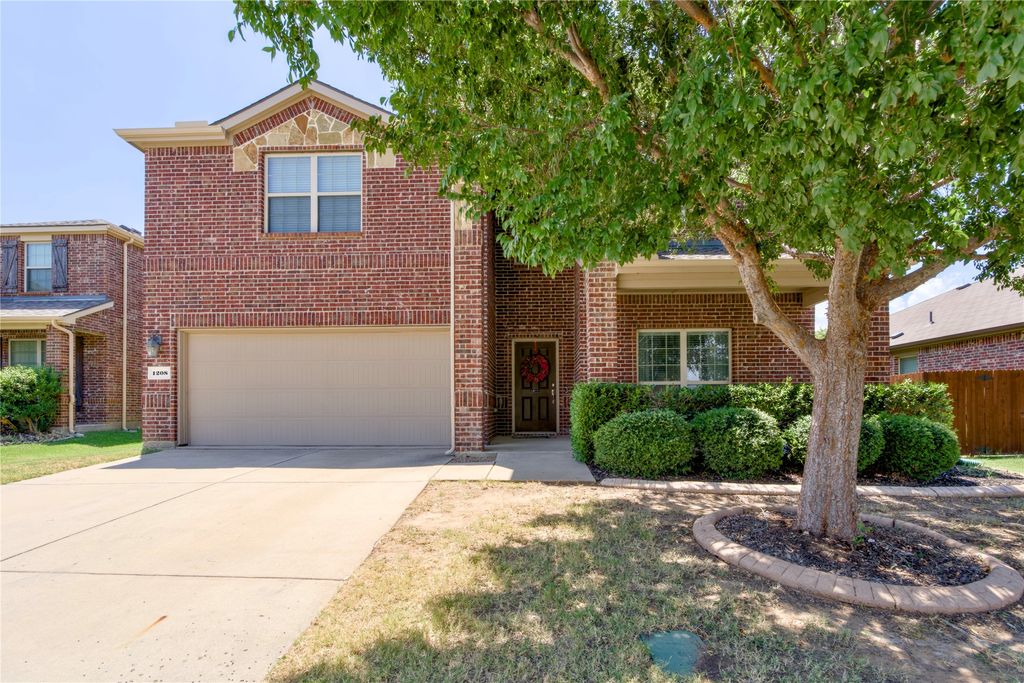 1208 Cheyenne Drive, Aubrey, TX 76227