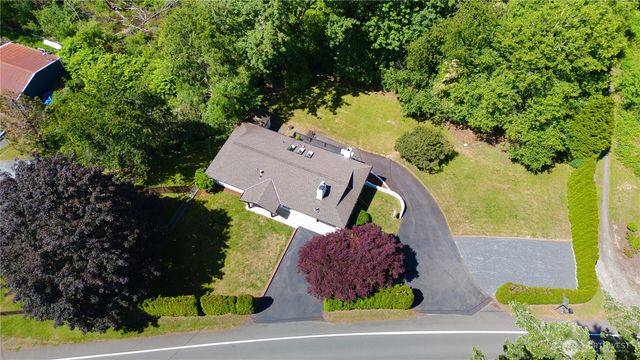 13227 Lake Kathleen Road SE, Renton, WA 98059