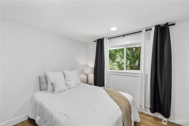 13227 Lake Kathleen Road SE, Renton, WA 98059