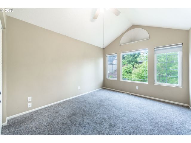 39475 HOOD St, Sandy, OR 97055
