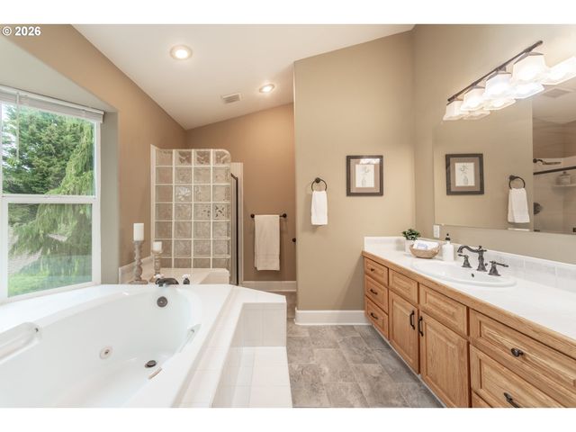 39475 HOOD St, Sandy, OR 97055