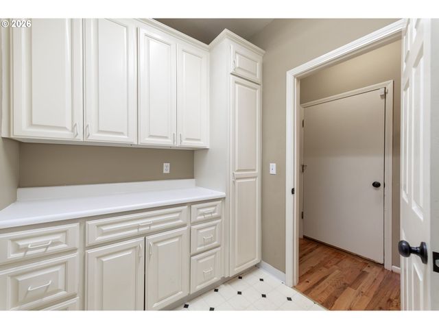 39475 HOOD St, Sandy, OR 97055
