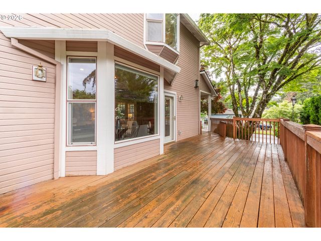 39475 HOOD St, Sandy, OR 97055