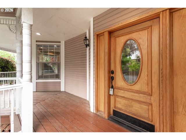 39475 HOOD St, Sandy, OR 97055
