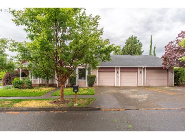 39475 HOOD St, Sandy, OR 97055