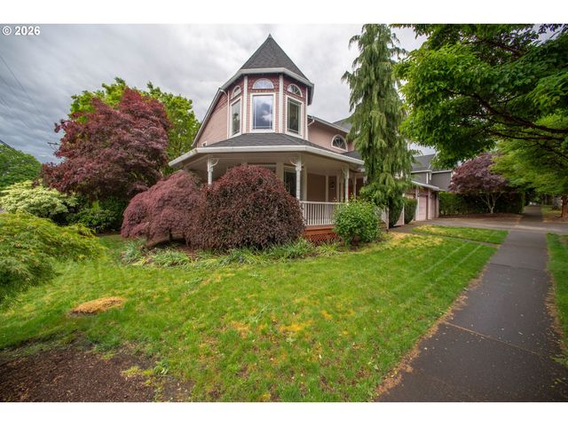 39475 HOOD St, Sandy, OR 97055