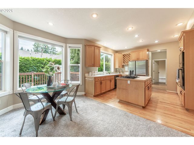 39475 HOOD St, Sandy, OR 97055