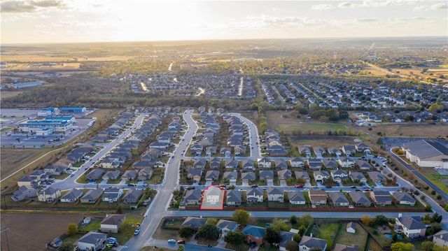 137 Moulins LN, Georgetown, TX 78626