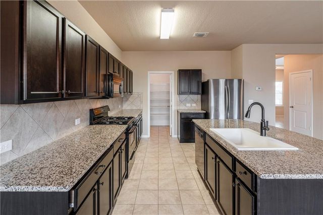137 Moulins LN, Georgetown, TX 78626