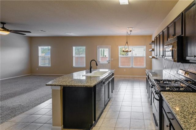 137 Moulins LN, Georgetown, TX 78626