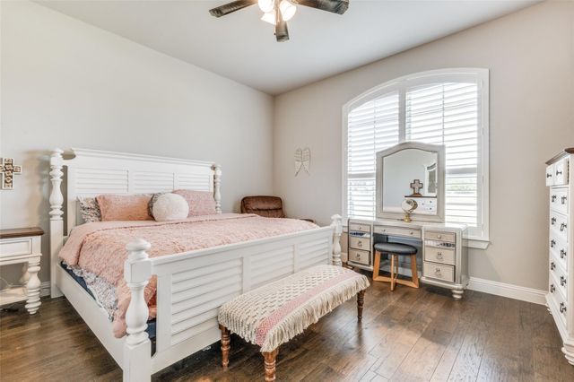 7018 New Castle Lane, Sanger, TX 76266