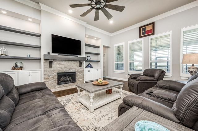 7018 New Castle Lane, Sanger, TX 76266