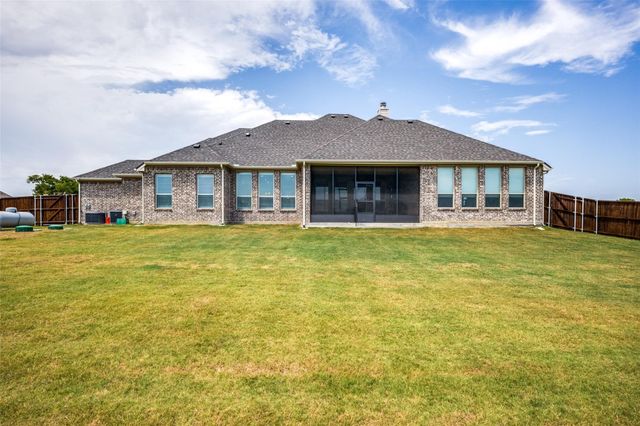 7018 New Castle Lane, Sanger, TX 76266